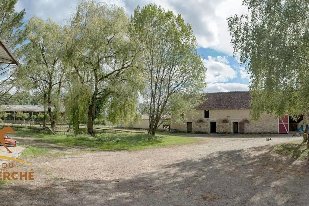 Gîte du Domaine du Ch'Val Perché Montgaudry Exterior foto